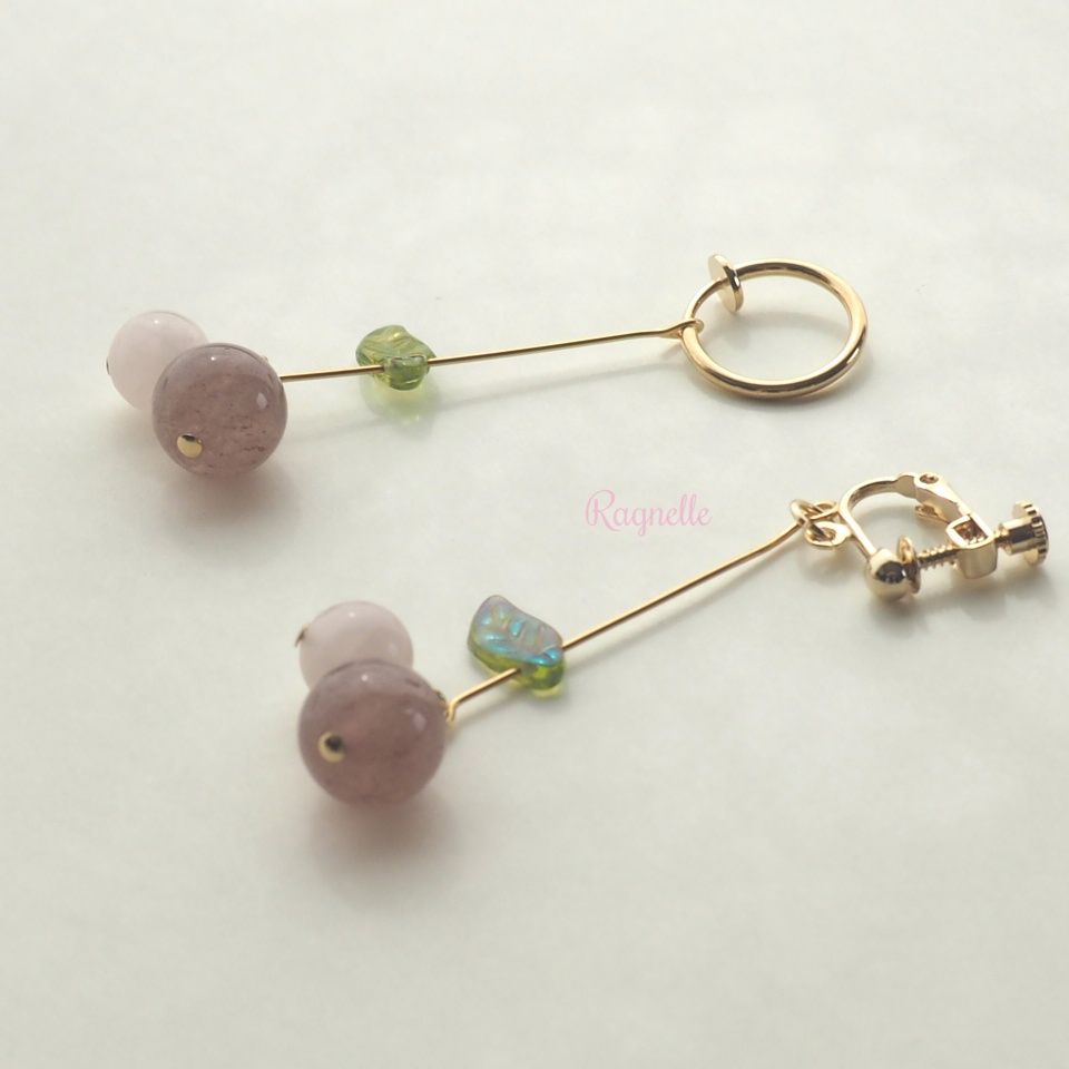 さくらんぼのピアス 天然石の大人なフルーツモチーフ