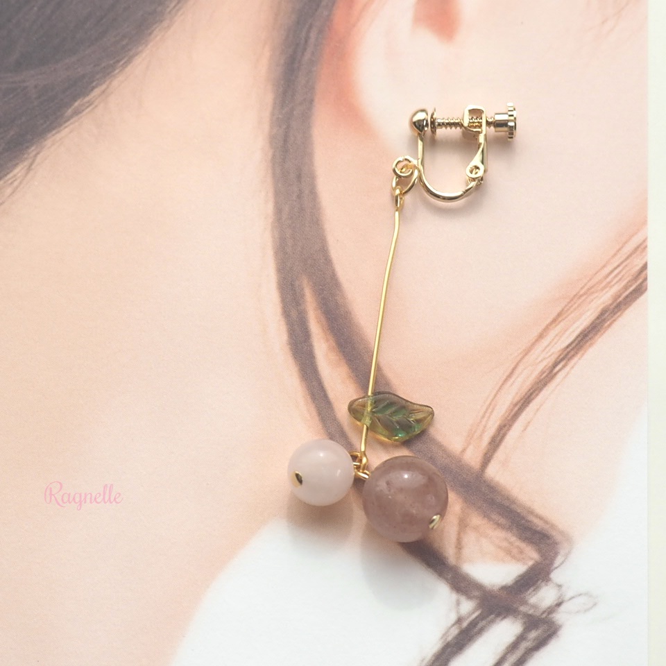 さくらんぼのピアス 天然石の大人なフルーツモチーフ