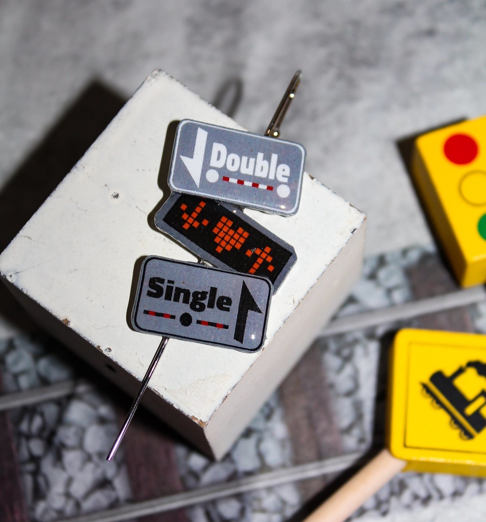 標識風イヤーラップピアス(片耳のみ)