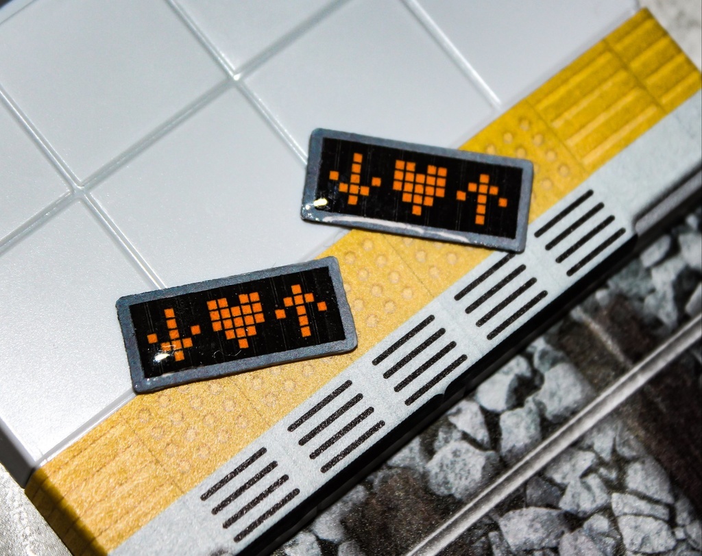 電光板風プレートピアス