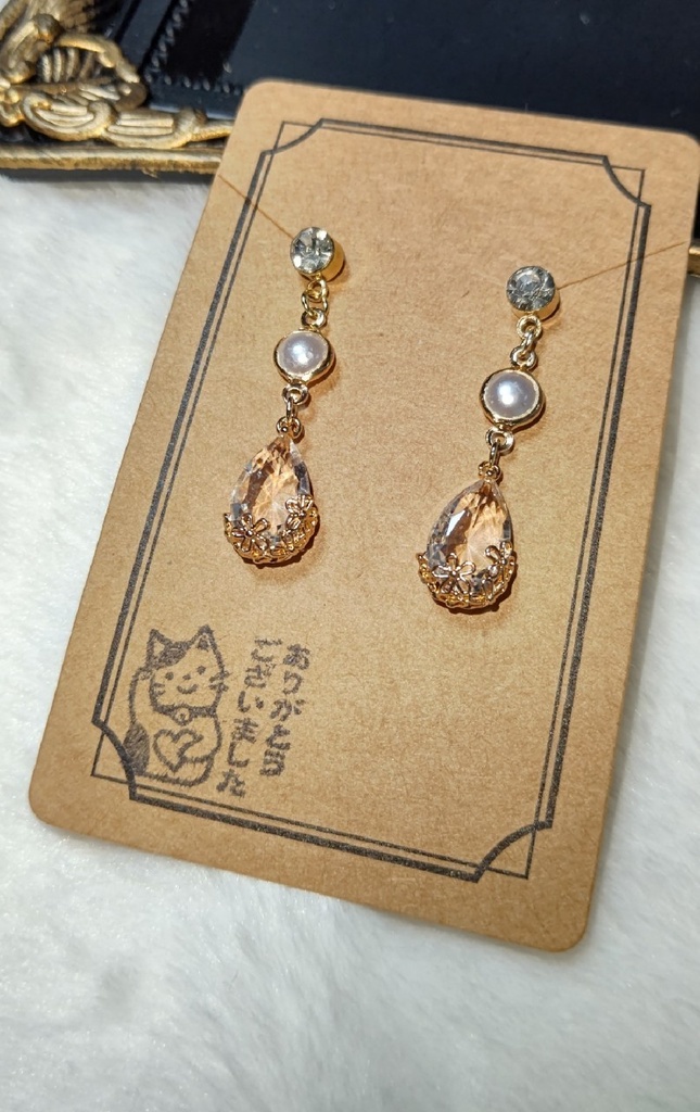 雫のピアス【小さめ大人ピアス】