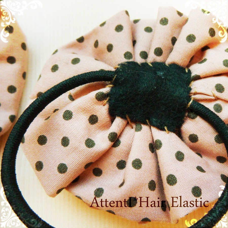 水玉ピンクのシュシュとヘアゴムセット