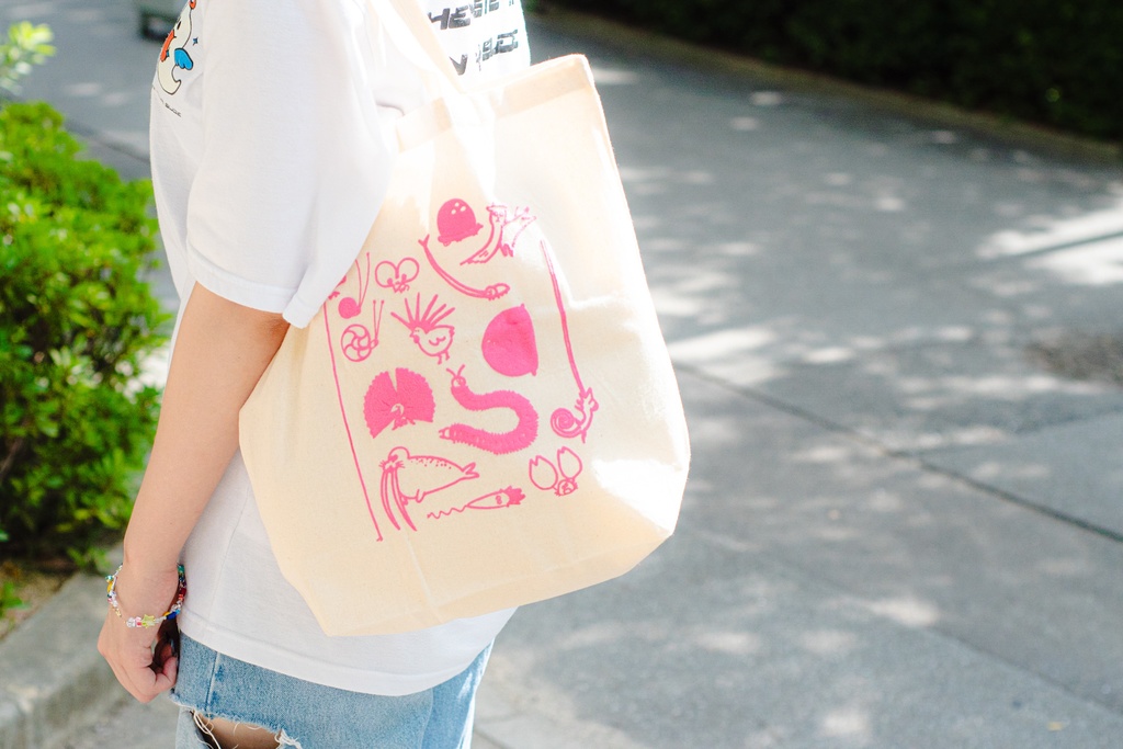 ヘンテコな動物のトートバッグ