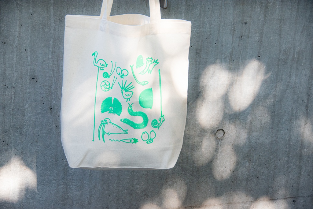 ヘンテコな動物のトートバッグ