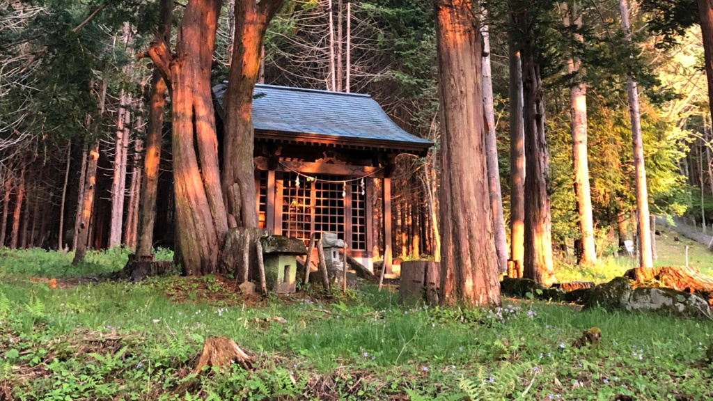 画像素材:小さな社【TRPGや動画などに】