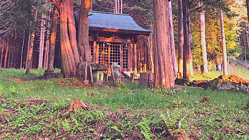 画像素材:小さな社【TRPGや動画などに】