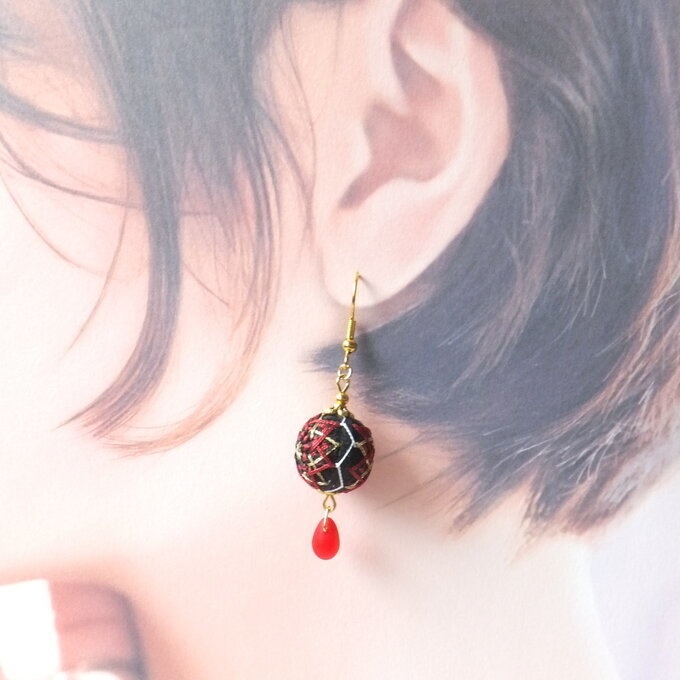 加賀てまり 加州清光モチーフ*手毬耳飾り