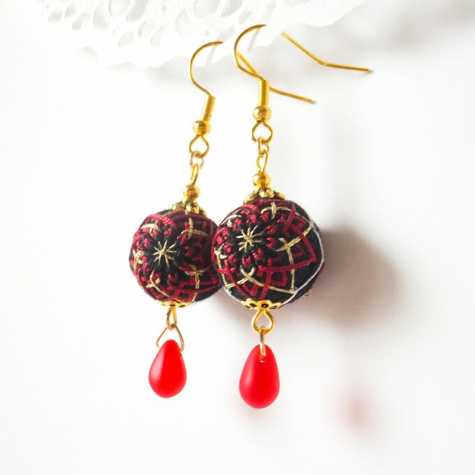 加賀てまり 加州清光モチーフ*手毬耳飾り