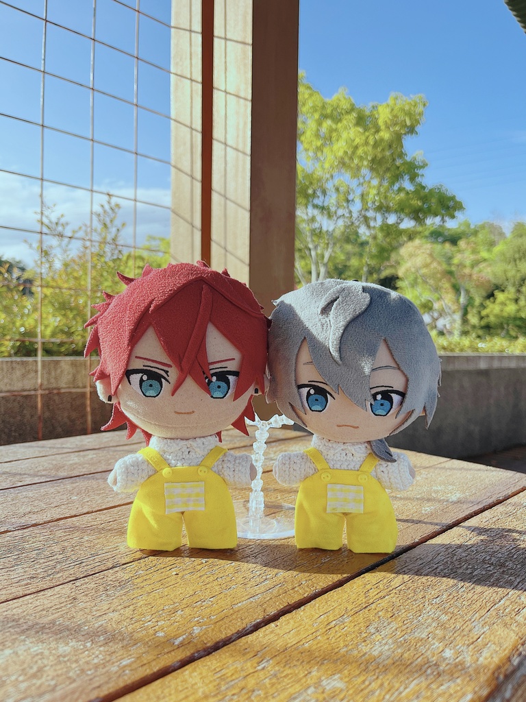 赤と黄色のオーバーオール+襟付きトップス