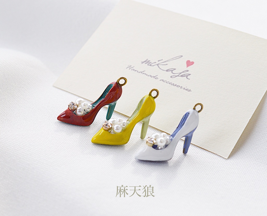 🎤 ヒール👠イメージキーホルダー