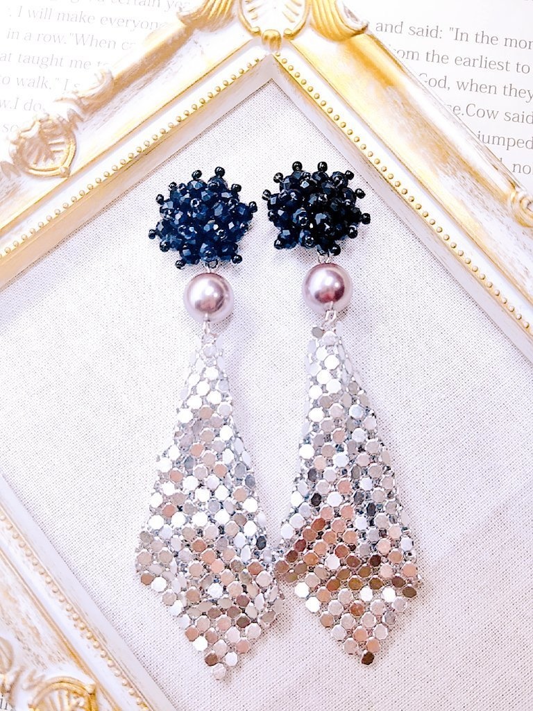 ☆ 値下げ☆　非公式　第五人格　白黒無常　モチーフ　イヤリングピアス