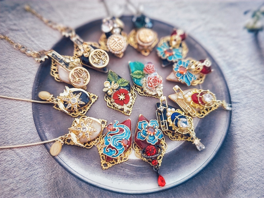 SALE始めました! 非公式 第五人格 白黒無常 タッセルイヤリング