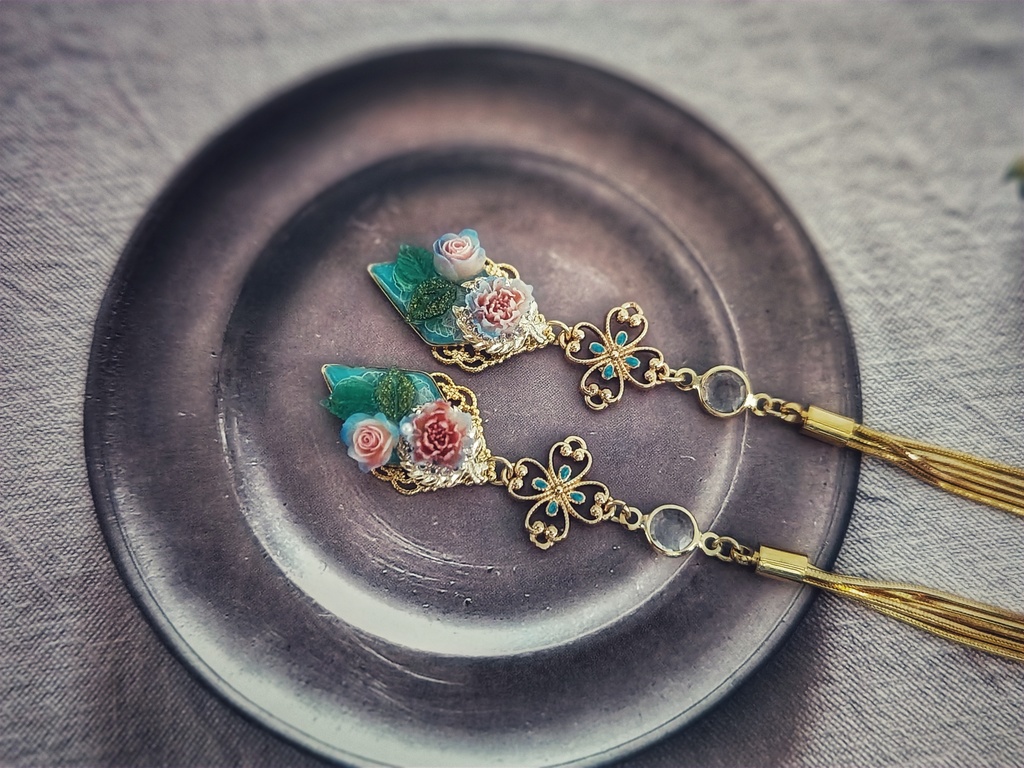 SALE始めました! 非公式 第五人格 白黒無常 タッセルイヤリング