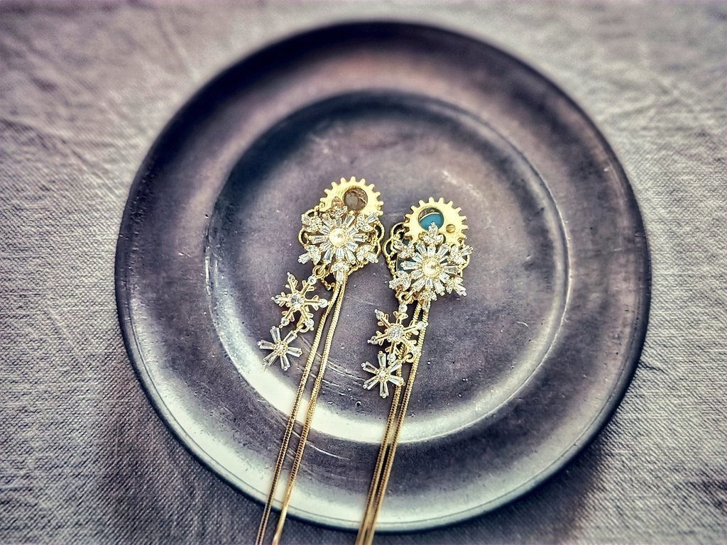 SALE始めました! 非公式 第五人格 白黒無常 タッセルイヤリング