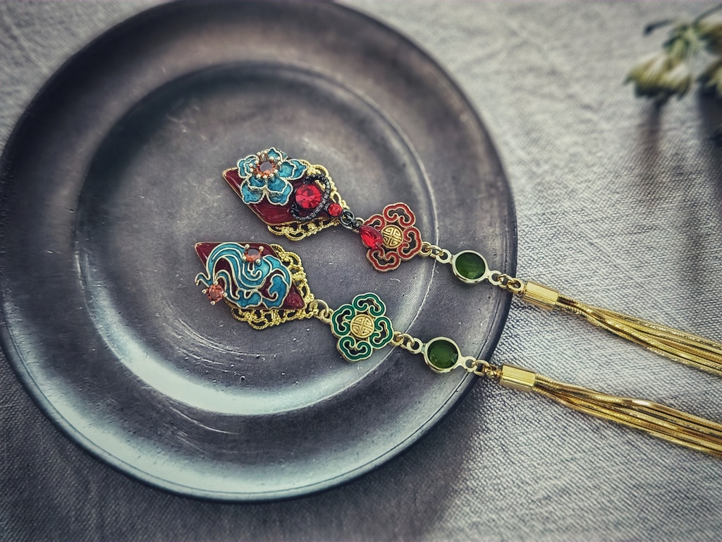 SALE始めました! 非公式 第五人格 白黒無常 タッセルイヤリング