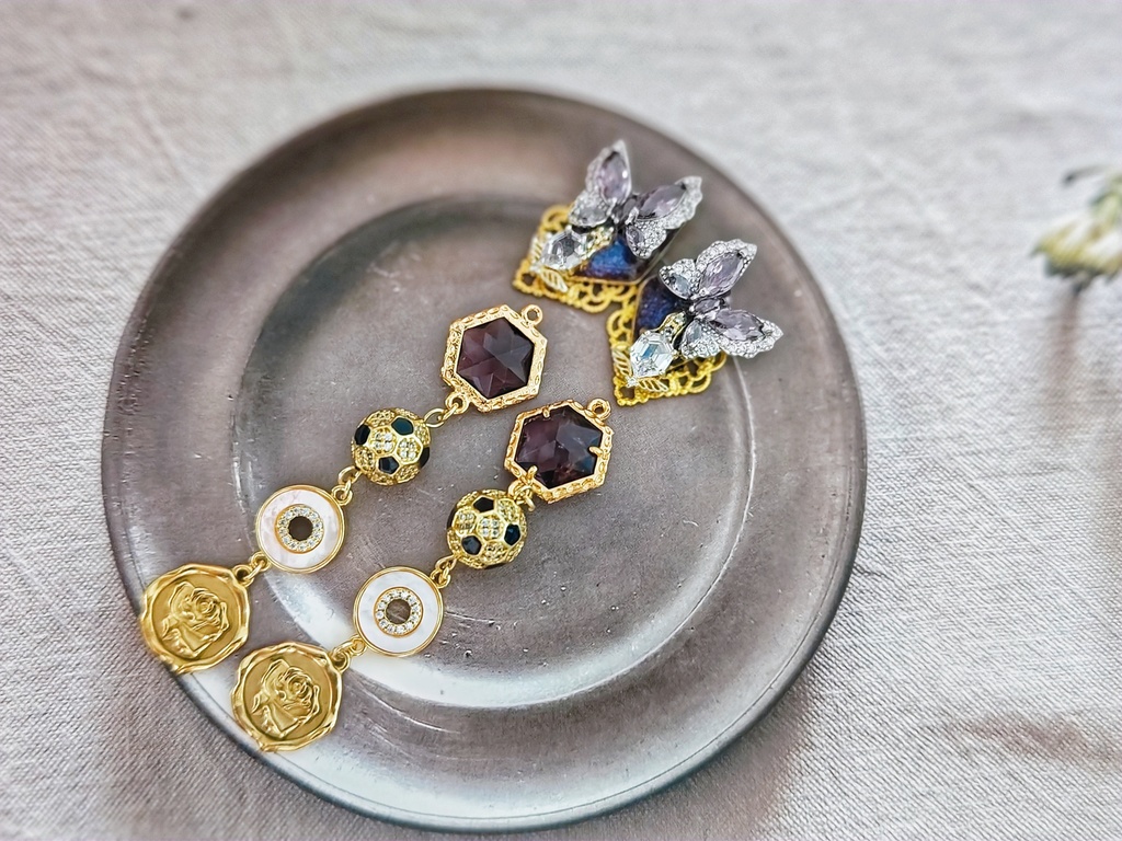 SALE始めました!! 月スパコミ頒布 非公式 ブルーロック キャラクター イヤリングピアス