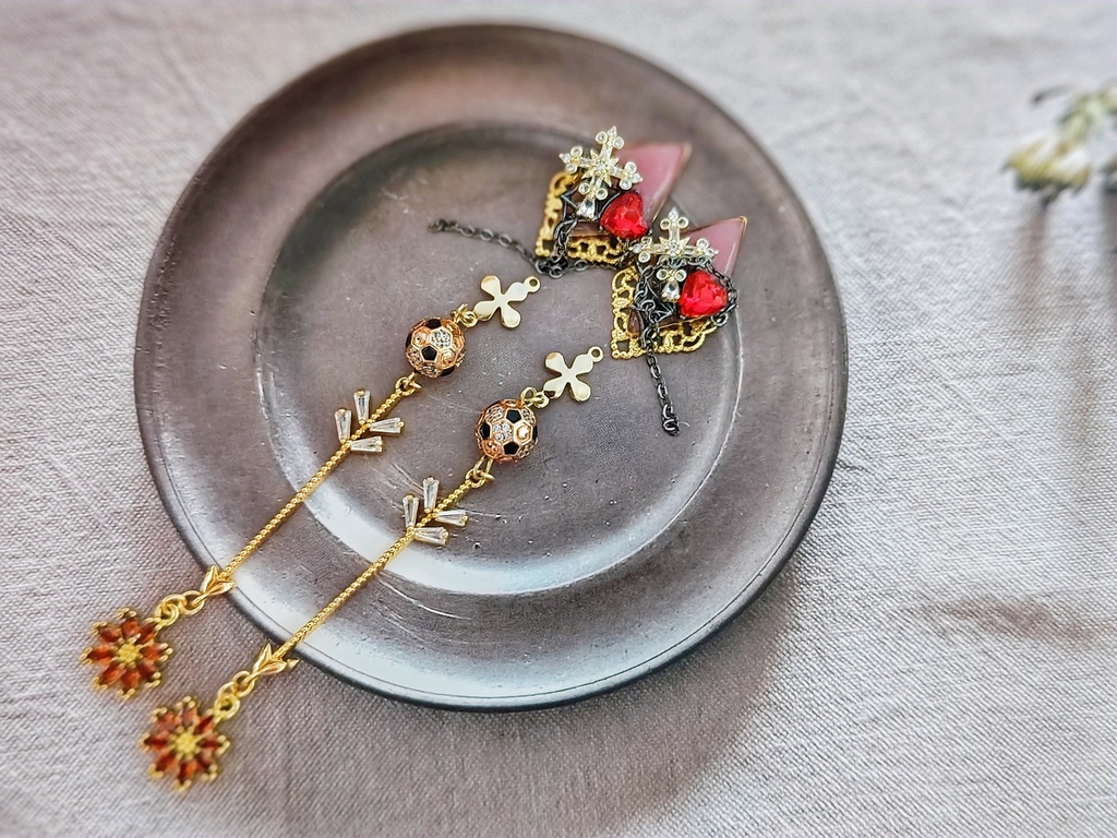 SALE始めました!! 月スパコミ頒布 非公式 ブルーロック キャラクター イヤリングピアス