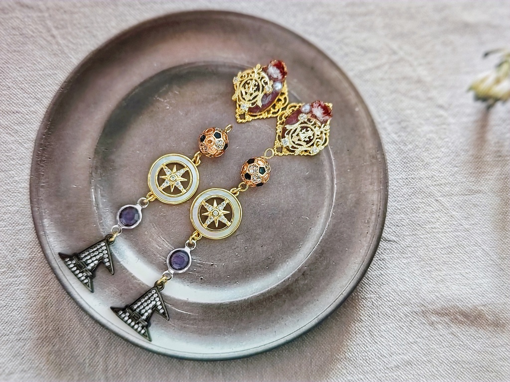 SALE始めました!! 月スパコミ頒布 非公式 ブルーロック キャラクター イヤリングピアス