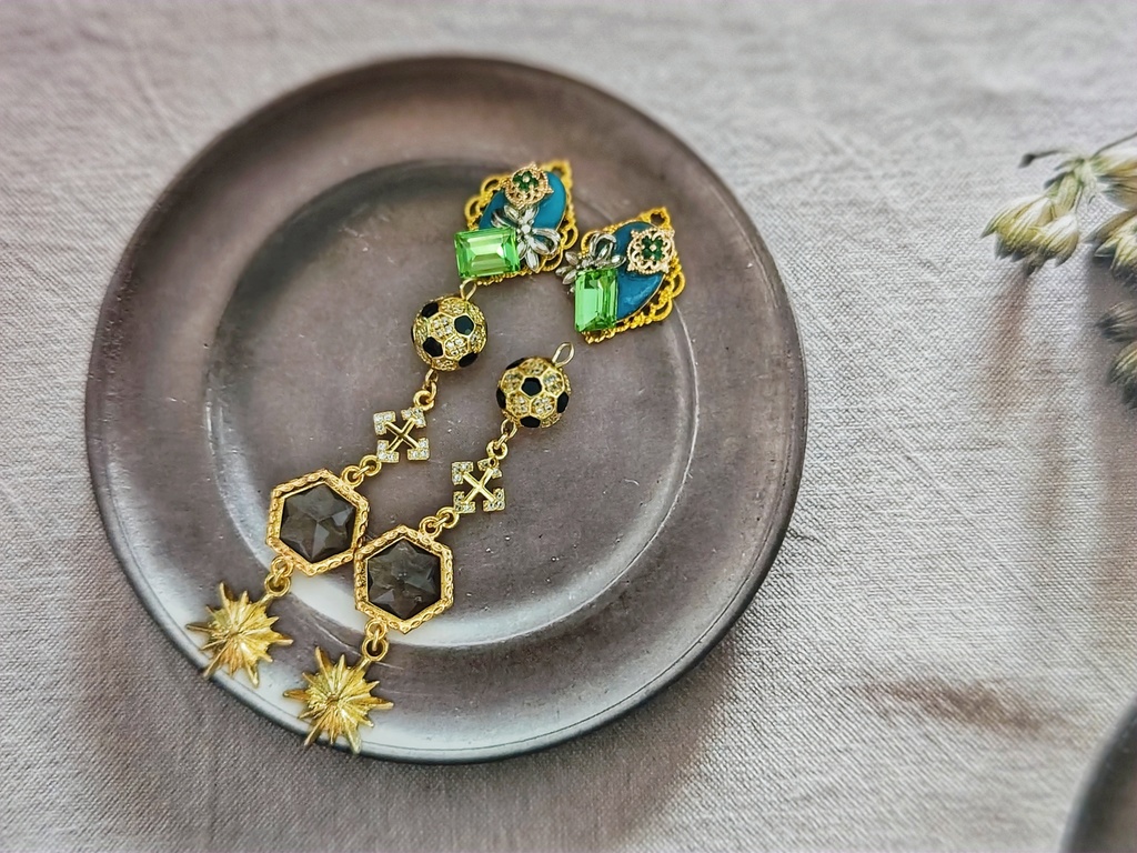 SALE始めました!! 月スパコミ頒布 非公式 ブルーロック キャラクター イヤリングピアス