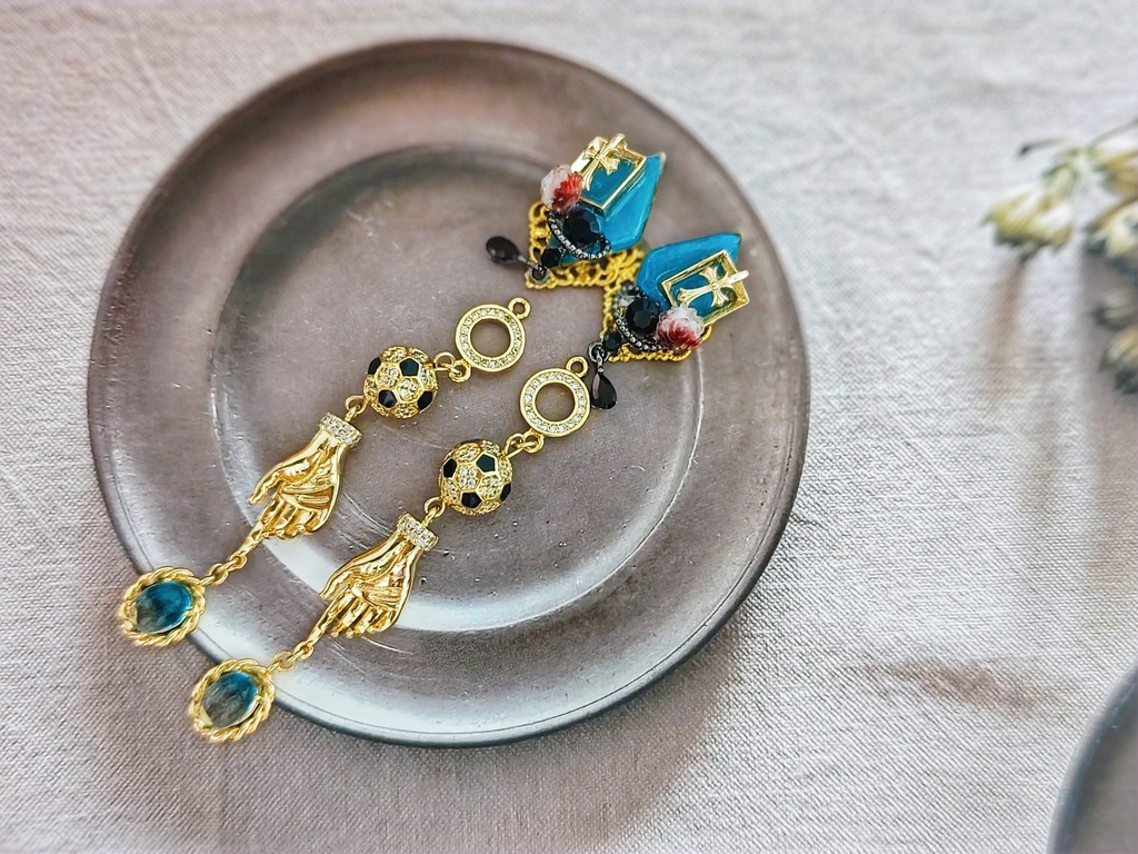 SALE始めました!! 月スパコミ頒布 非公式 ブルーロック キャラクター イヤリングピアス