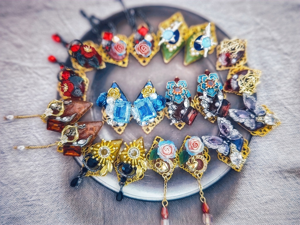 SALE始めました!! 月スパコミ頒布 非公式 ブルーロック キャラクター イヤリングピアス