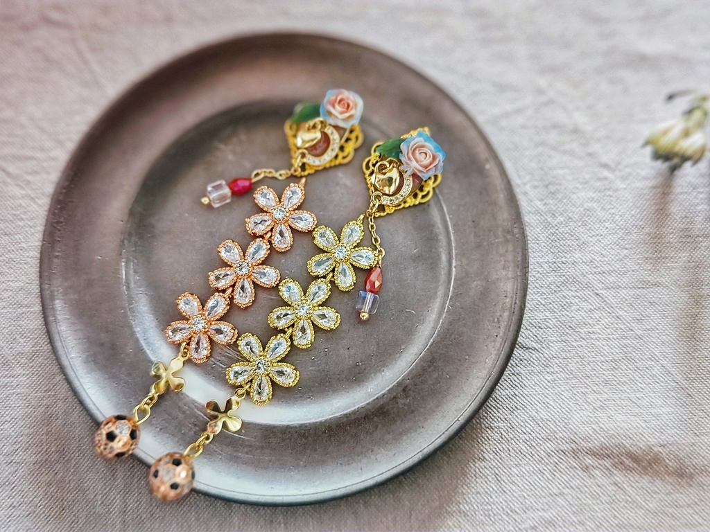 SALE始めました!! 月スパコミ頒布 非公式 ブルーロック キャラクター イヤリングピアス