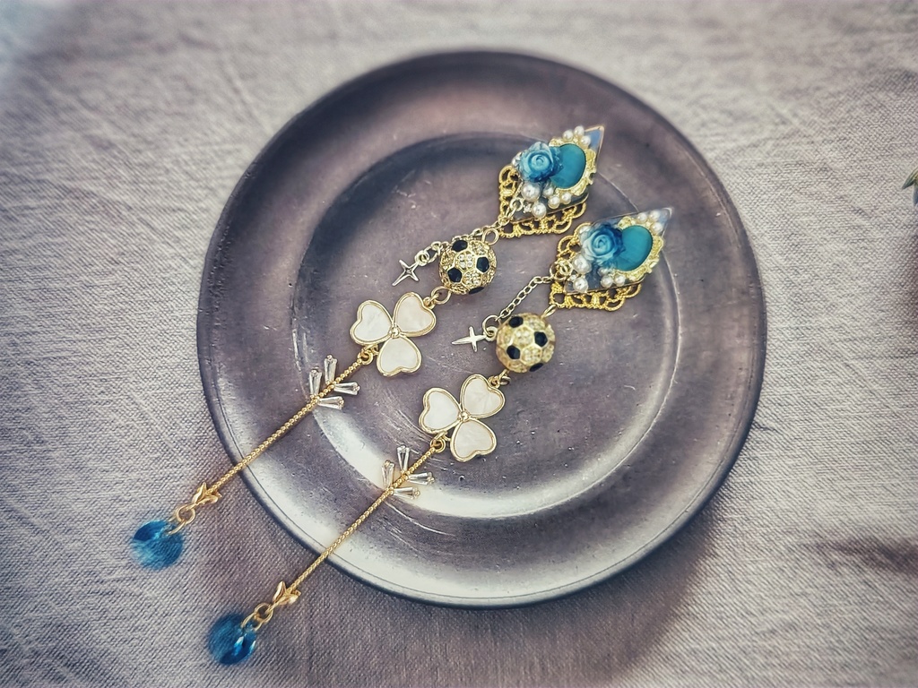 SALE始めました!! 月スパコミ頒布 非公式 ブルーロック キャラクター イヤリングピアス