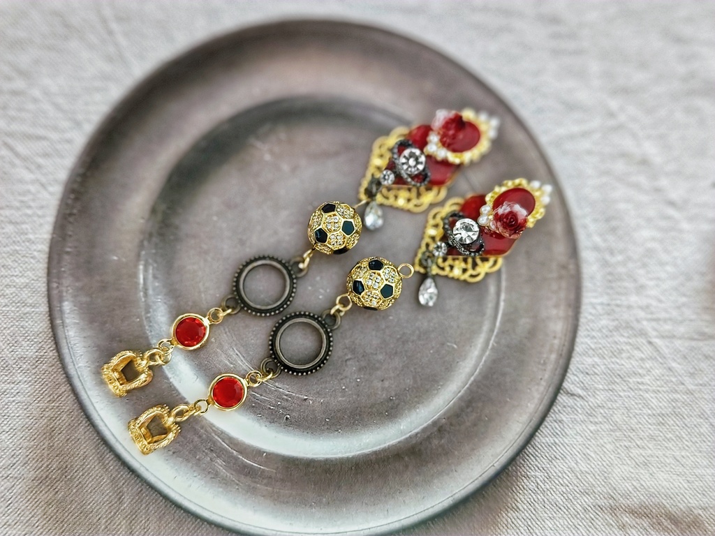 SALE始めました!! 月スパコミ頒布 非公式 ブルーロック キャラクター イヤリングピアス