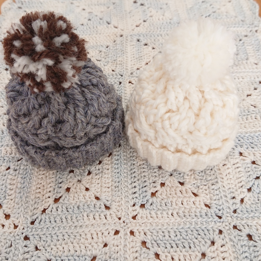 ポンポンニット帽