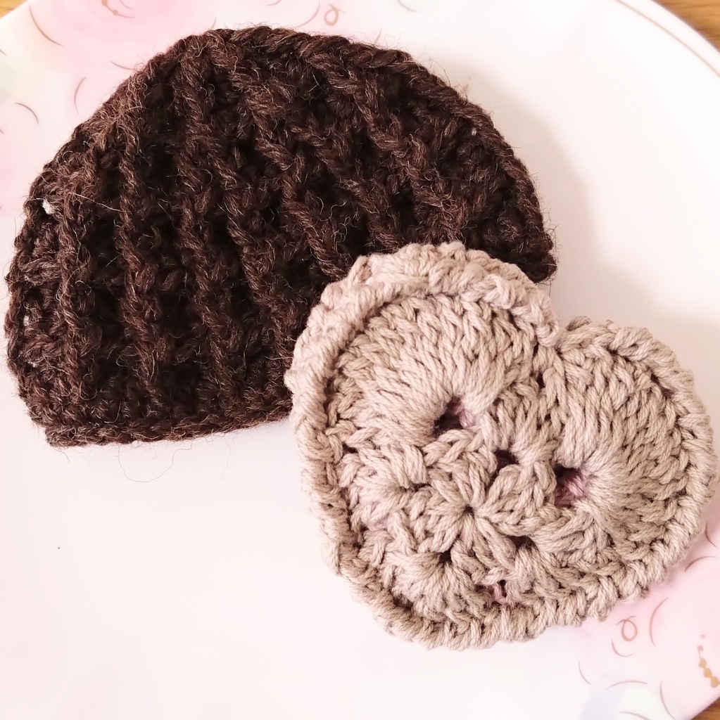 ワッフル編みニット帽&クッキーサンドのモチーフ