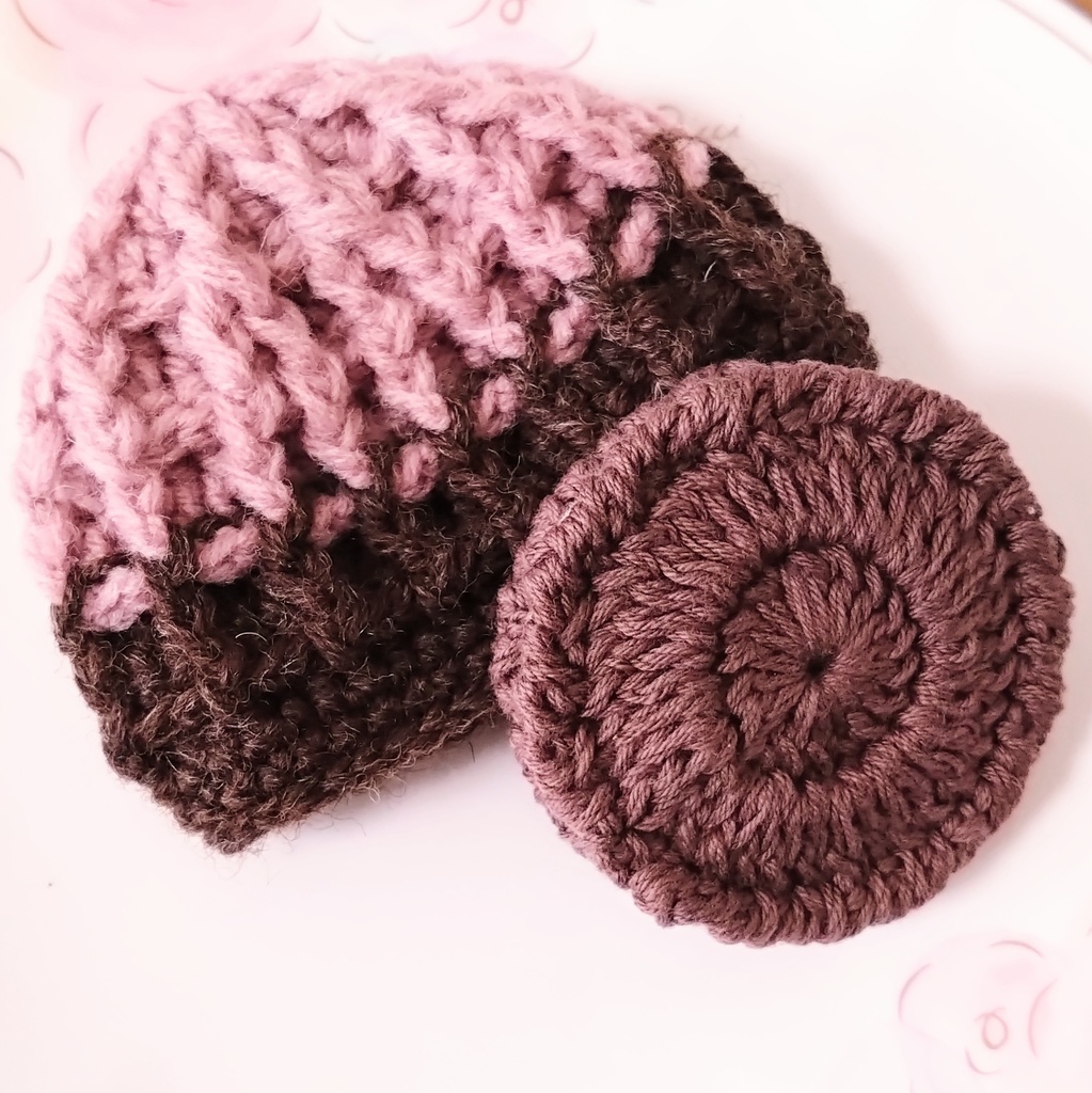 ワッフル編みニット帽&クッキーサンドのモチーフ