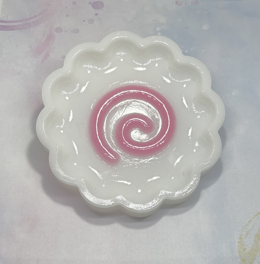 ナルト皿🍥白‎🤍