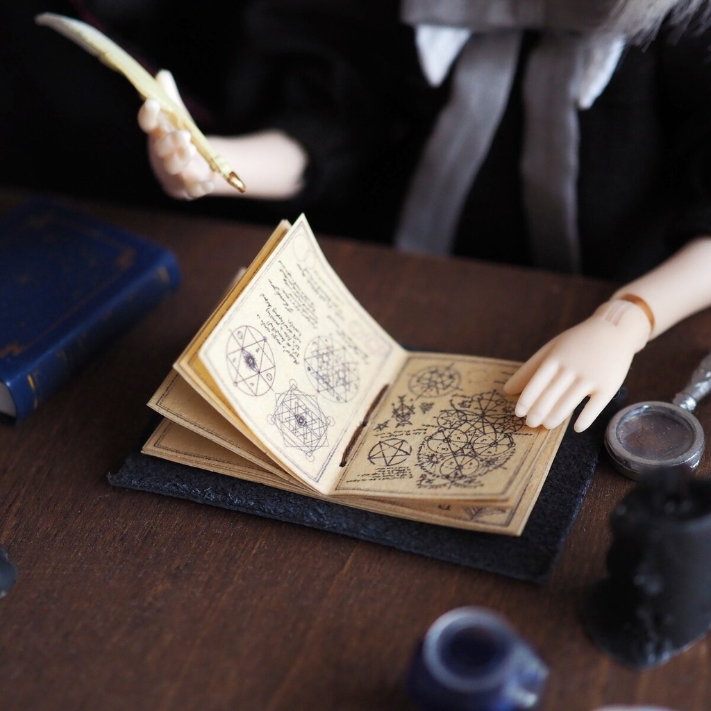 豆本「見習い魔女の手帳」