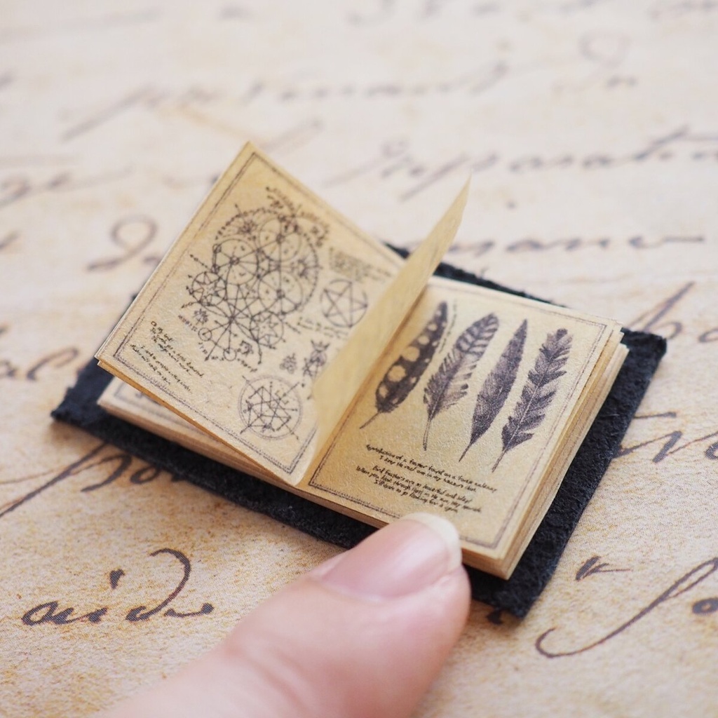 豆本「見習い魔女の手帳」