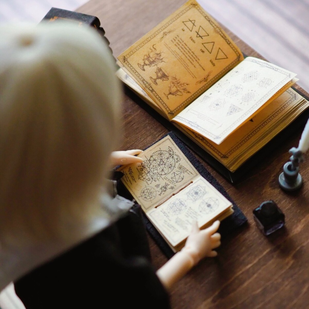 開き豆本「大魔女の教え」