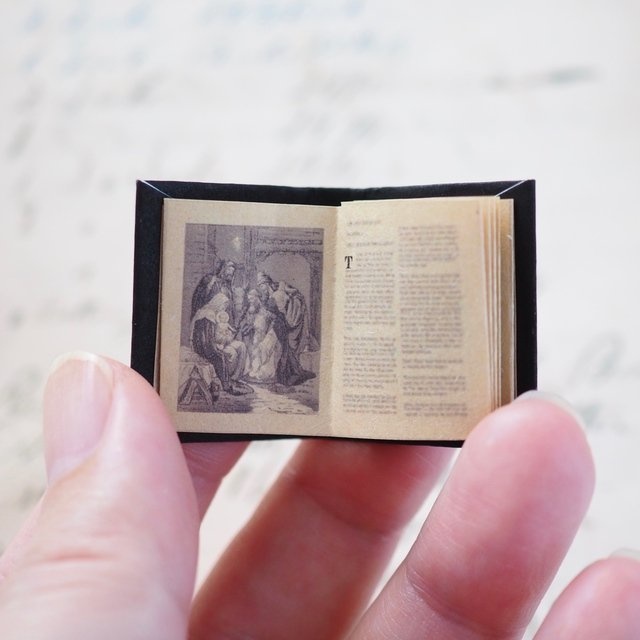 豆本 「聖書」 2冊セット(挿絵入り)