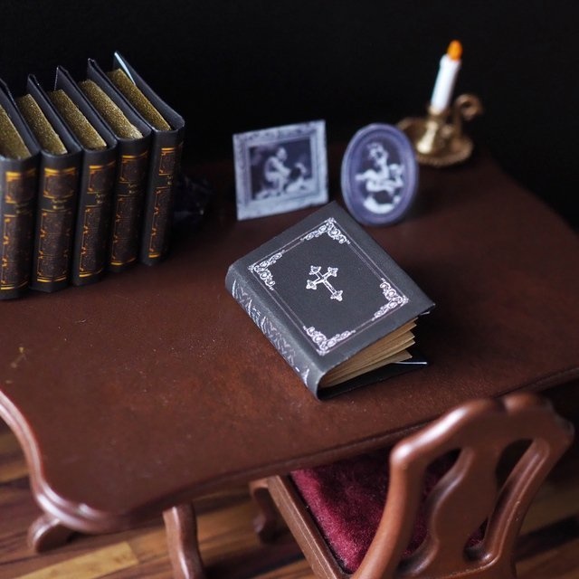 豆本 「聖書」 2冊セット(挿絵入り)