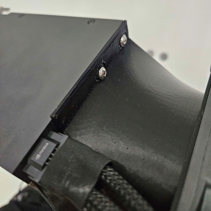 Nvidia A100/H100 専用クーラー