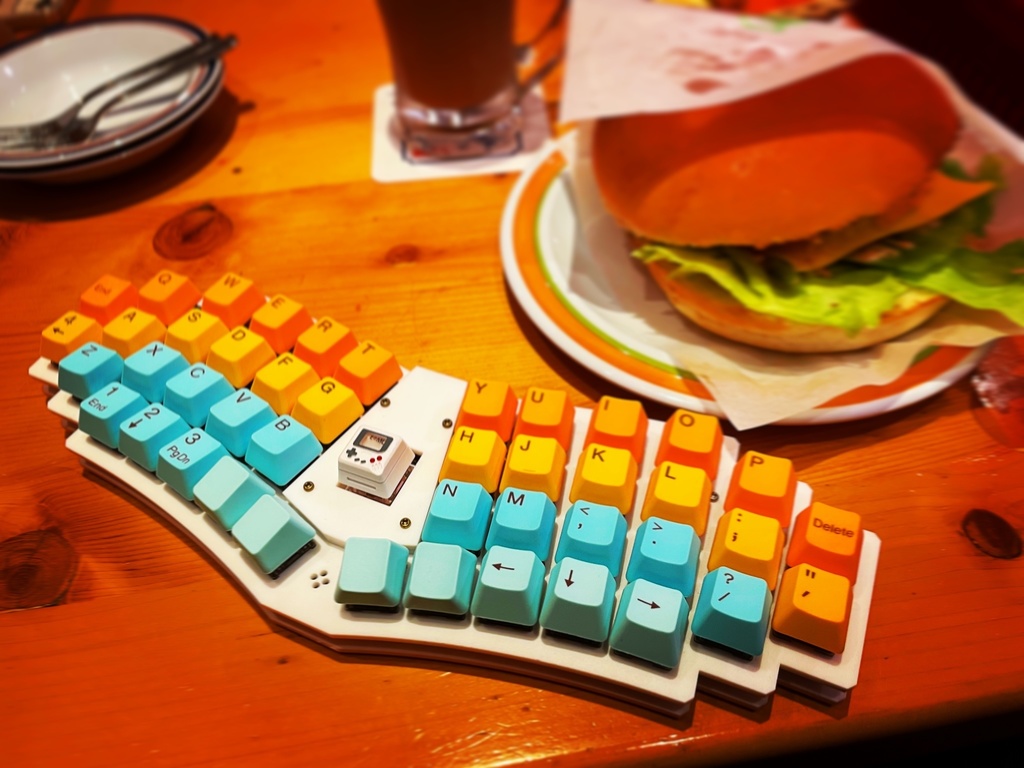 組み立て済み自作キーボード Radialex マットホワイト