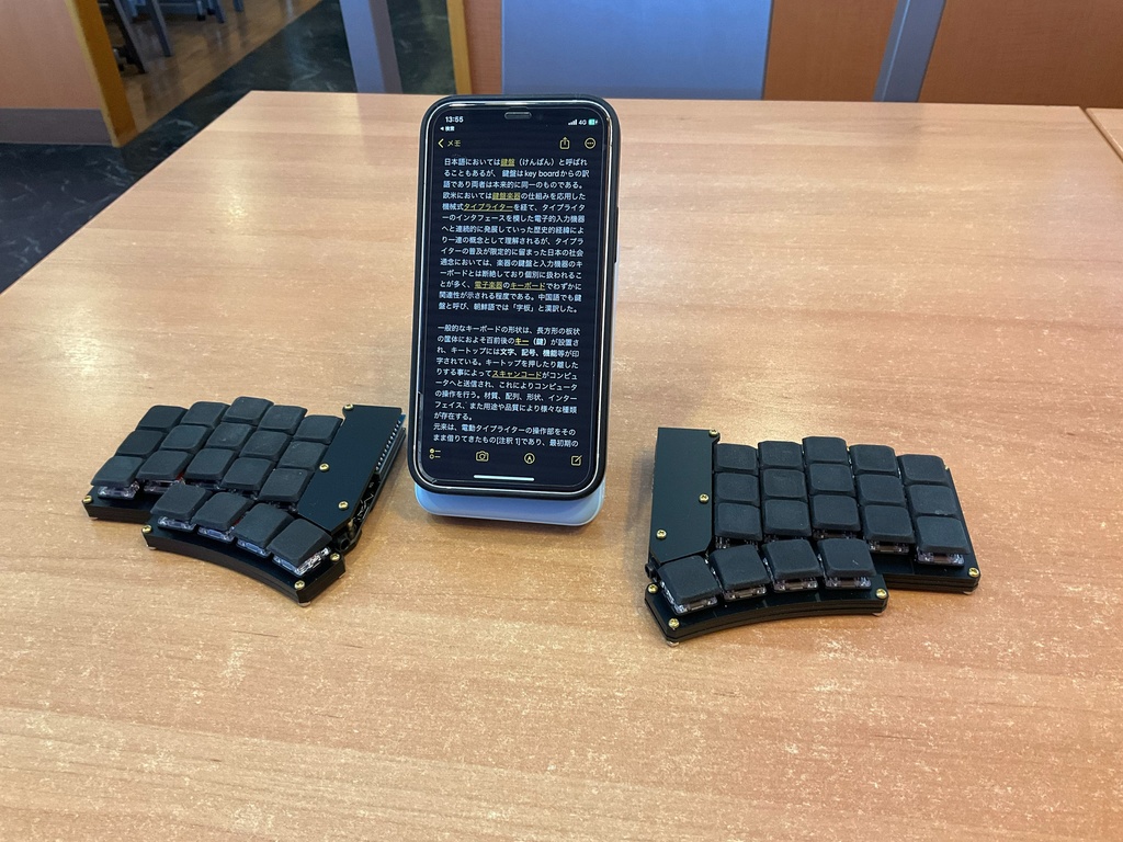 組み立て済み自作キーボード miniDivide(Rev1) キーキャップ付き