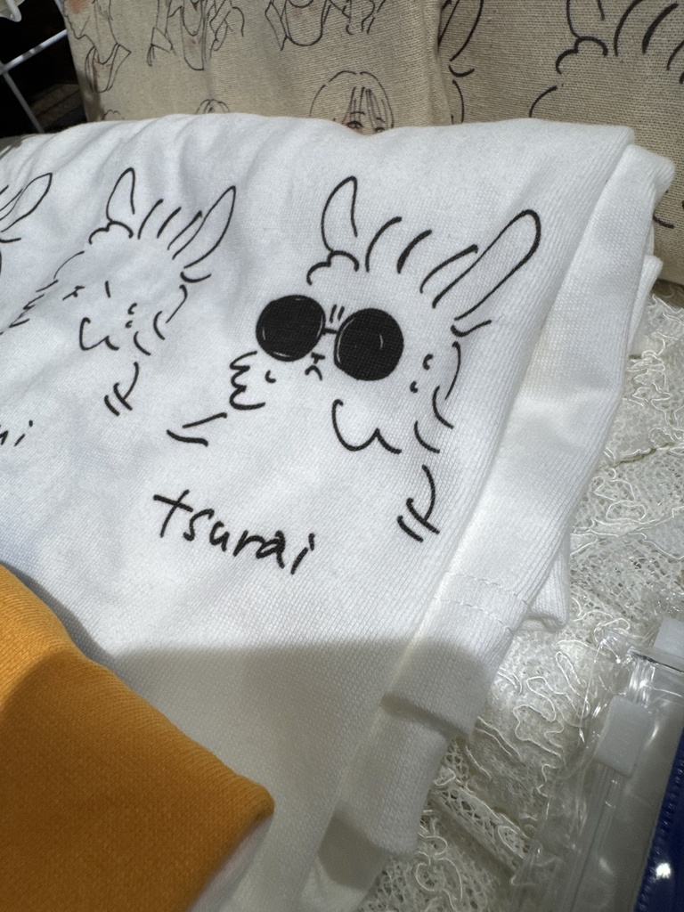 暑いうさぎTシャツ(L/XL)