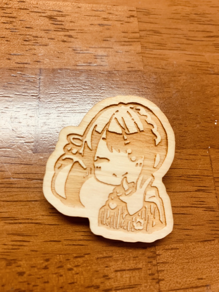 琴子活動5周年記念木製バッジ【おまけボイス付き】