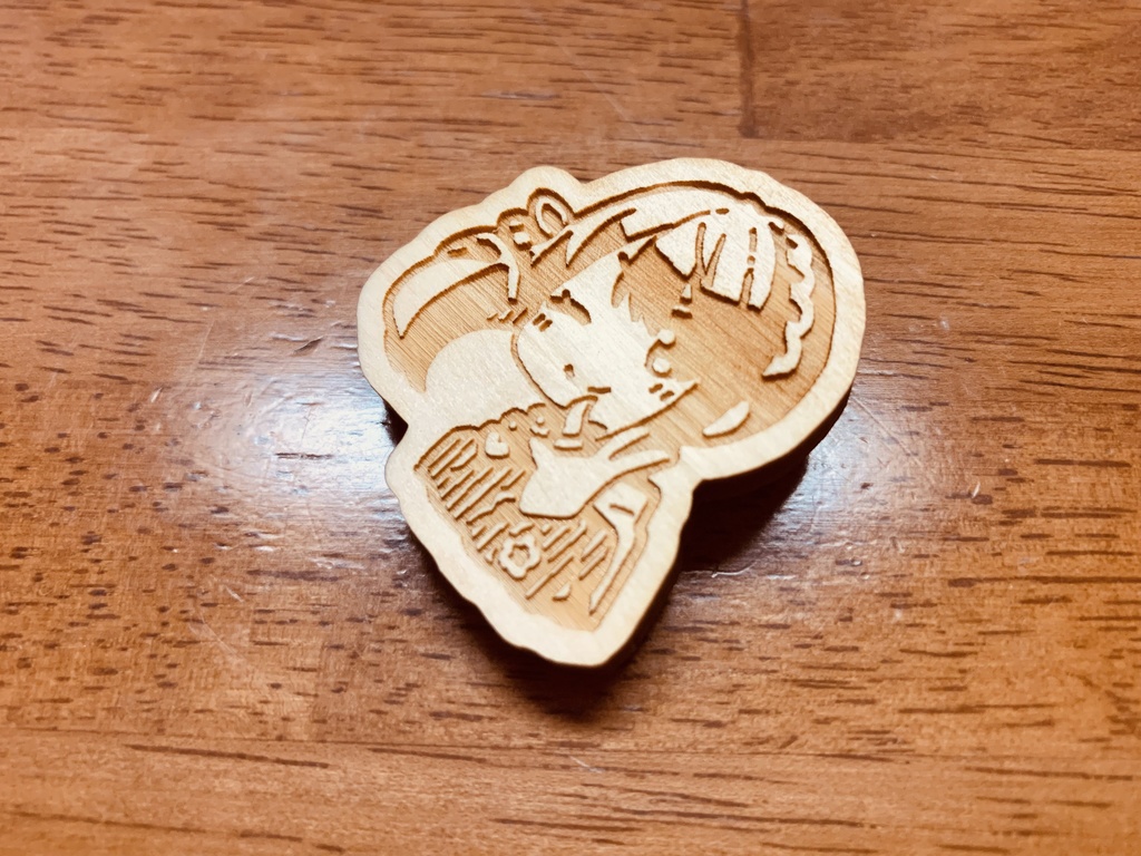 琴子活動5周年記念木製バッジ【おまけボイス付き】