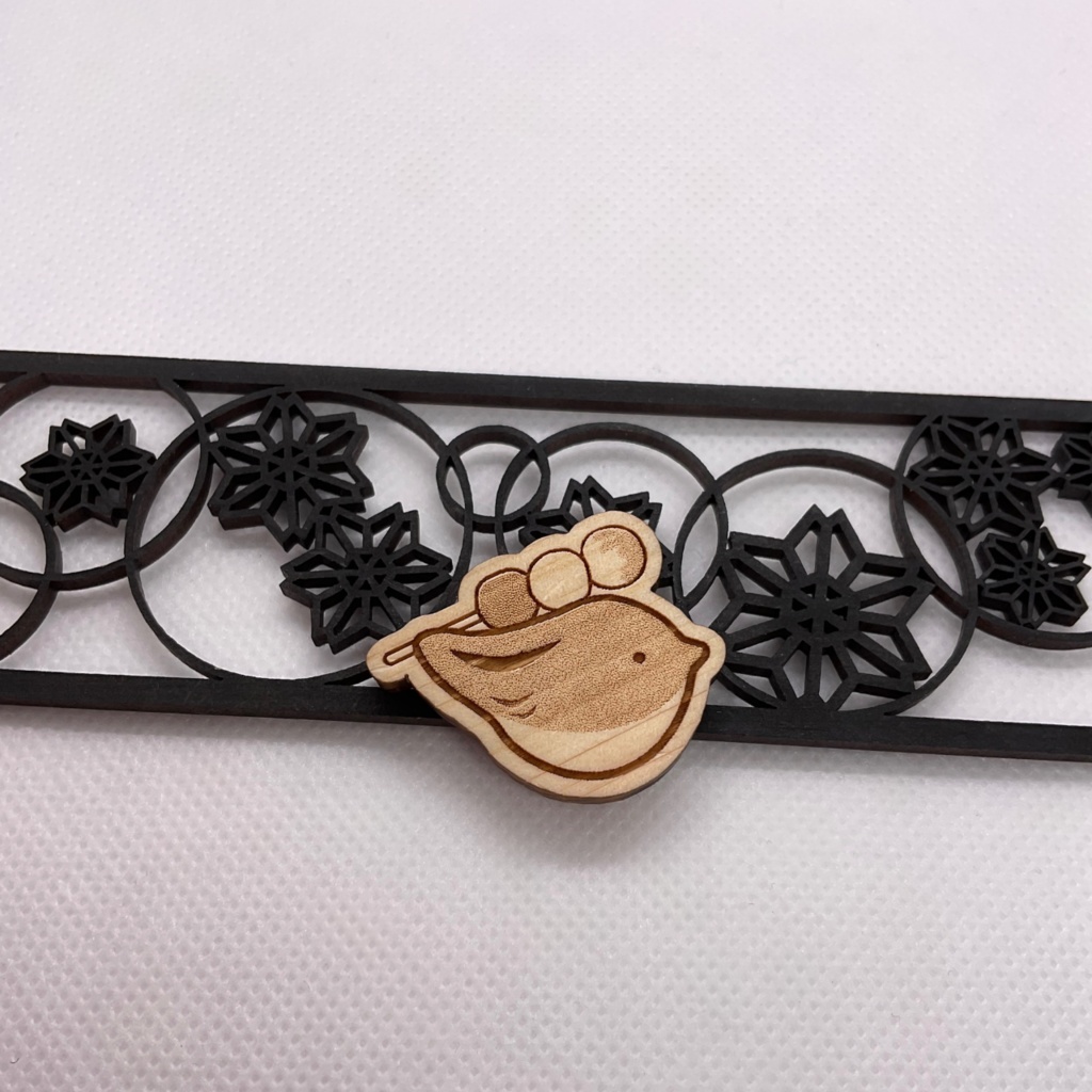 とりとおだんごブローチ