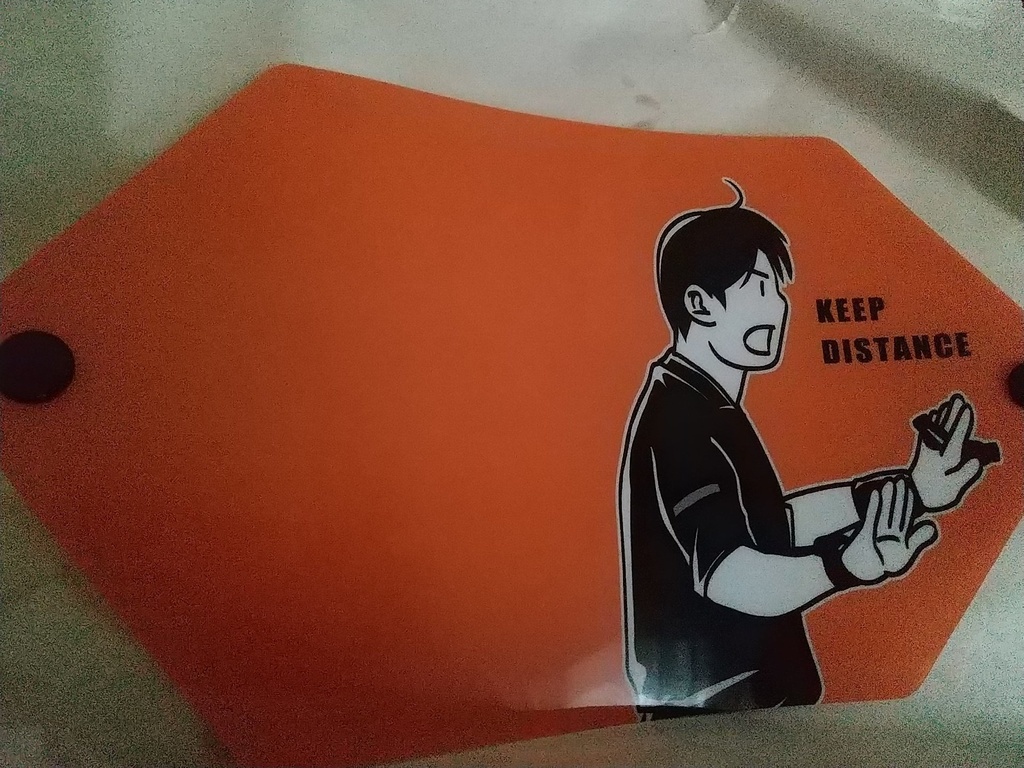 “keep distance” マスクケース