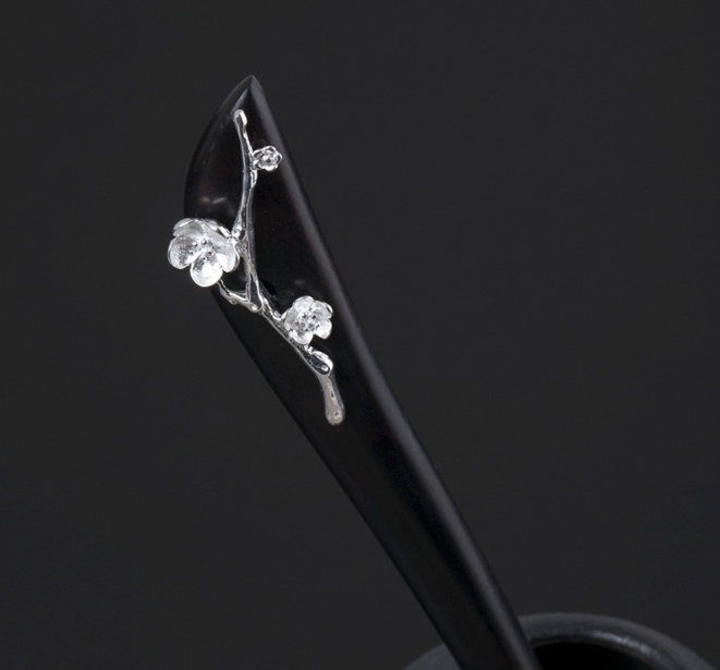 梅の花の簪 黒檀 着物 かんざし シルバー K005