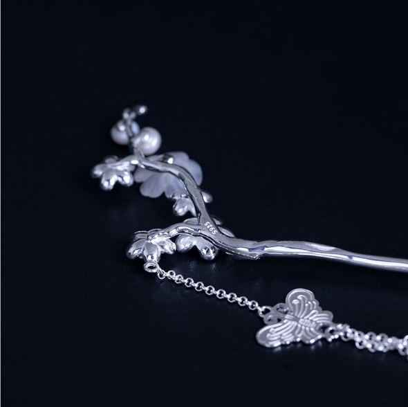 サンカヨウのかんざし 朝露を吸って花びらが透明になる k006