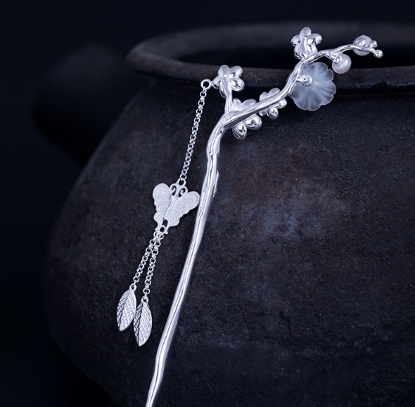 サンカヨウのかんざし 朝露を吸って花びらが透明になる k006