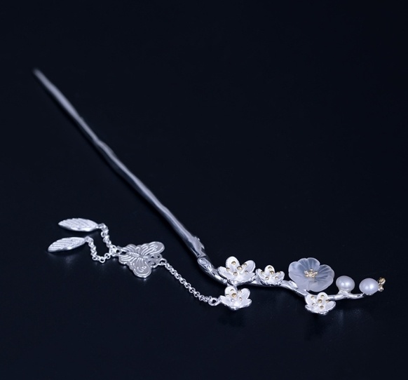 サンカヨウのかんざし 朝露を吸って花びらが透明になる k006