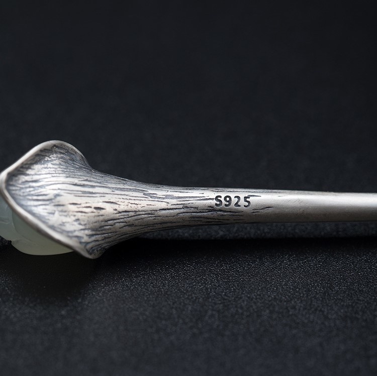 ハクモクレンのかんざし 簪 はな ネフライト ギフト K032